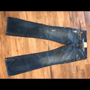 Cute distressed Big star LIV jeans!